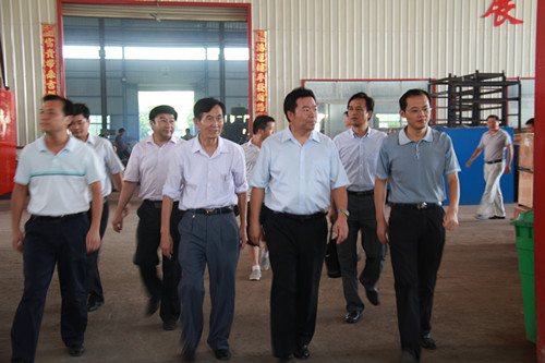 市委组织部长雷邦贵同志在县委书记吴烨陪同下来我公司考察工作
