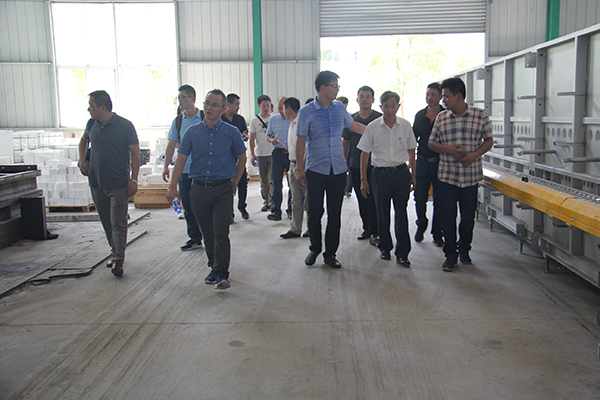 热烈欢迎日本NGK公司渡边先生一行来我公司观摩考察