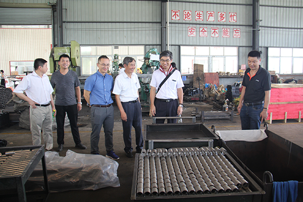 热烈欢迎日本NGK公司渡边先生一行来我公司观摩考察