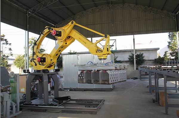 热烈庆祝我公司码坯机及打包机研发成功