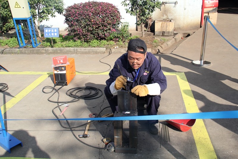 热烈庆祝浠水县职业技能大赛车工、电焊工比赛在我公司顺利召开