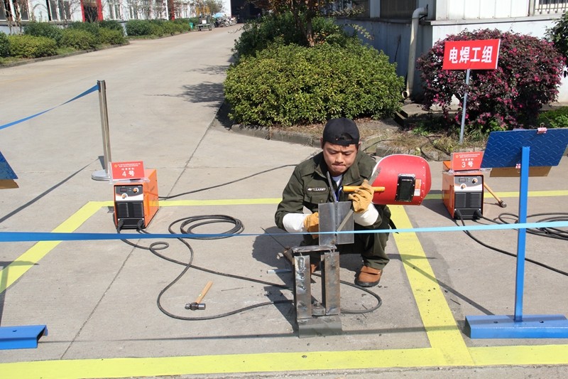 热烈庆祝浠水县职业技能大赛车工、电焊工比赛在我公司顺利召开