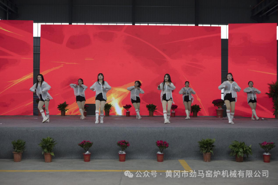 四年又重聚 劲马“团年”再上演