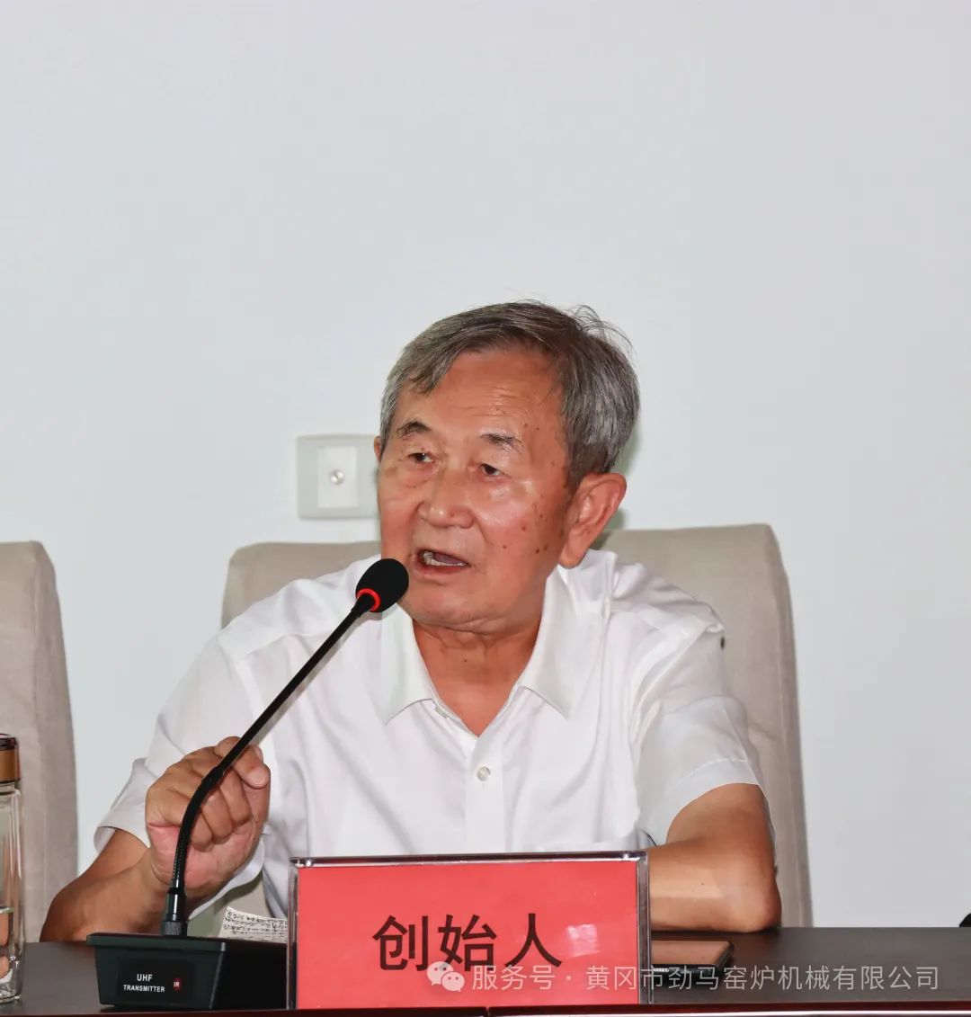 青春竞绽放，扛旗向未来